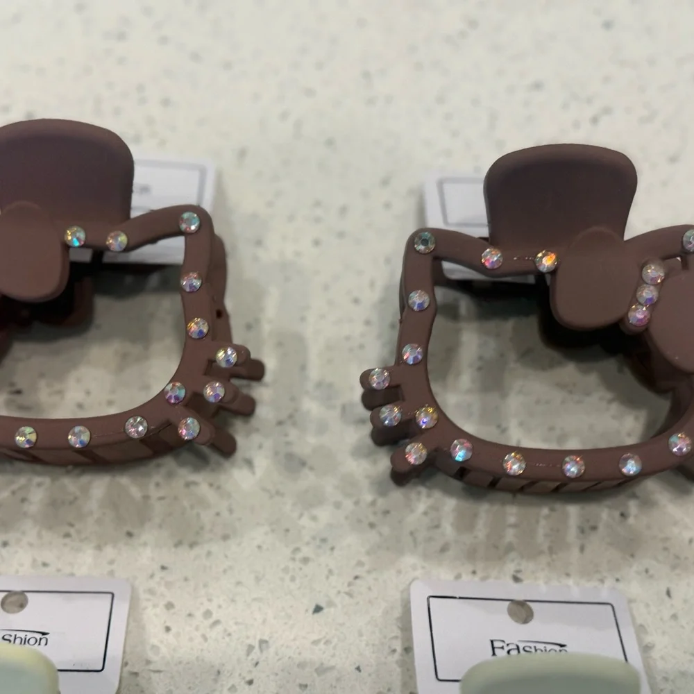 Hello kitty Clips with Rhinestones - Picture 4 of 8